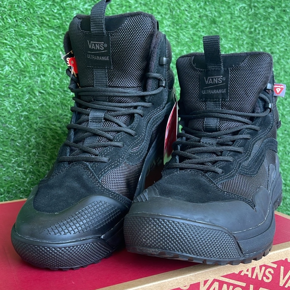 Vans WMNS Ultrarange Exo
Black/Black
VN0A4BVSBKA
Boots Sneakers - Picture 6 of 16